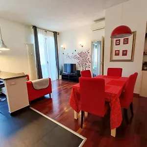 Appartamento The Red In With Free Parking